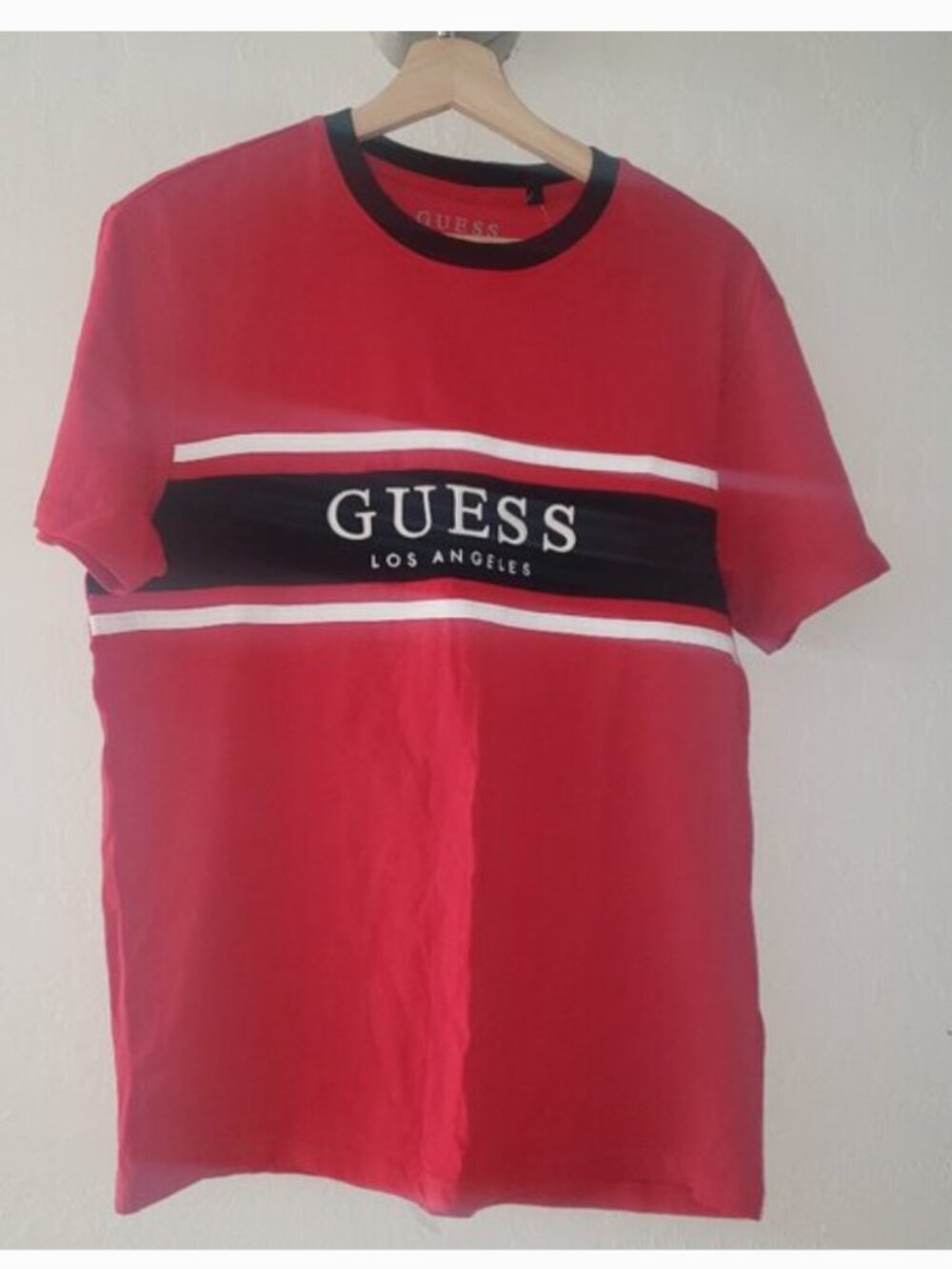 Guess 90s tee
